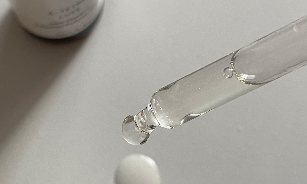 Caffeine eye serum dropper texture for private label eye care